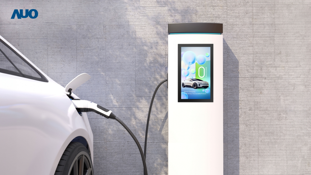 友達〝EVSE車用充電樁解決方案〞專為電動汽車充電樁設計，具有高亮度、克服戶外艱難環境的耐溫、耐紫外線等特性，並搭載散熱性及擴充性強的高效能工業電腦，可實現人機互動訴求，如資訊顯示、支付等應用