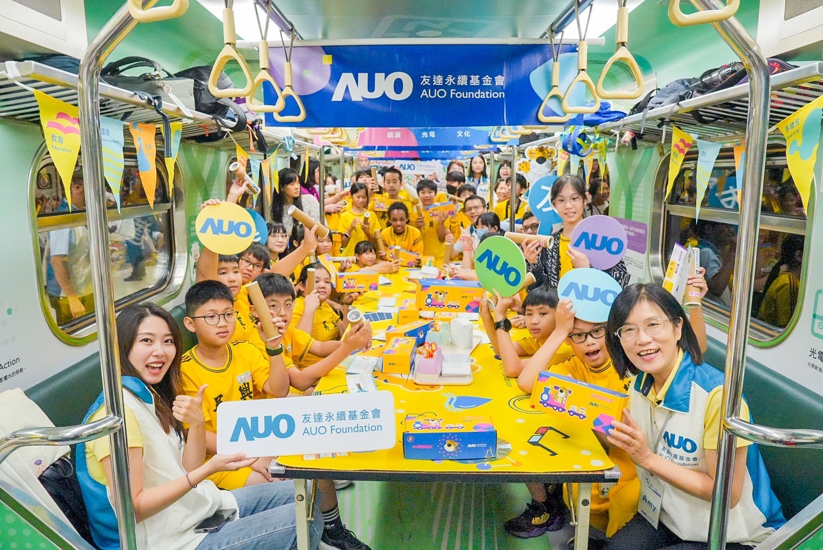 友達永續基金會響應國科會推動的「臺灣科普環島列車」正式啟航，透過「生活中的科學」車廂課程設計，展開為期6天巡迴全臺17個縣市、停靠32站的移動式科普之旅