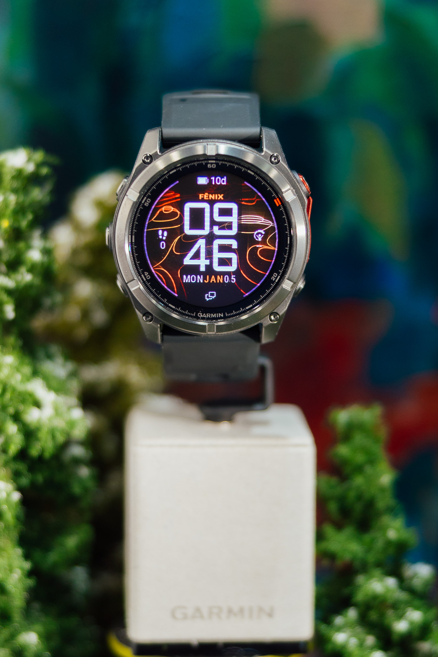 現場同步展出友達攜手Gamin推出的全球首款Micro LED智慧手錶&mdash;&mdash;fēnix 8 Pro MicroLED，具備超高亮度與細膩畫質，即使在強烈日照下亦能清晰顯示，滿足戶外運動及時尚生活的多元需求。